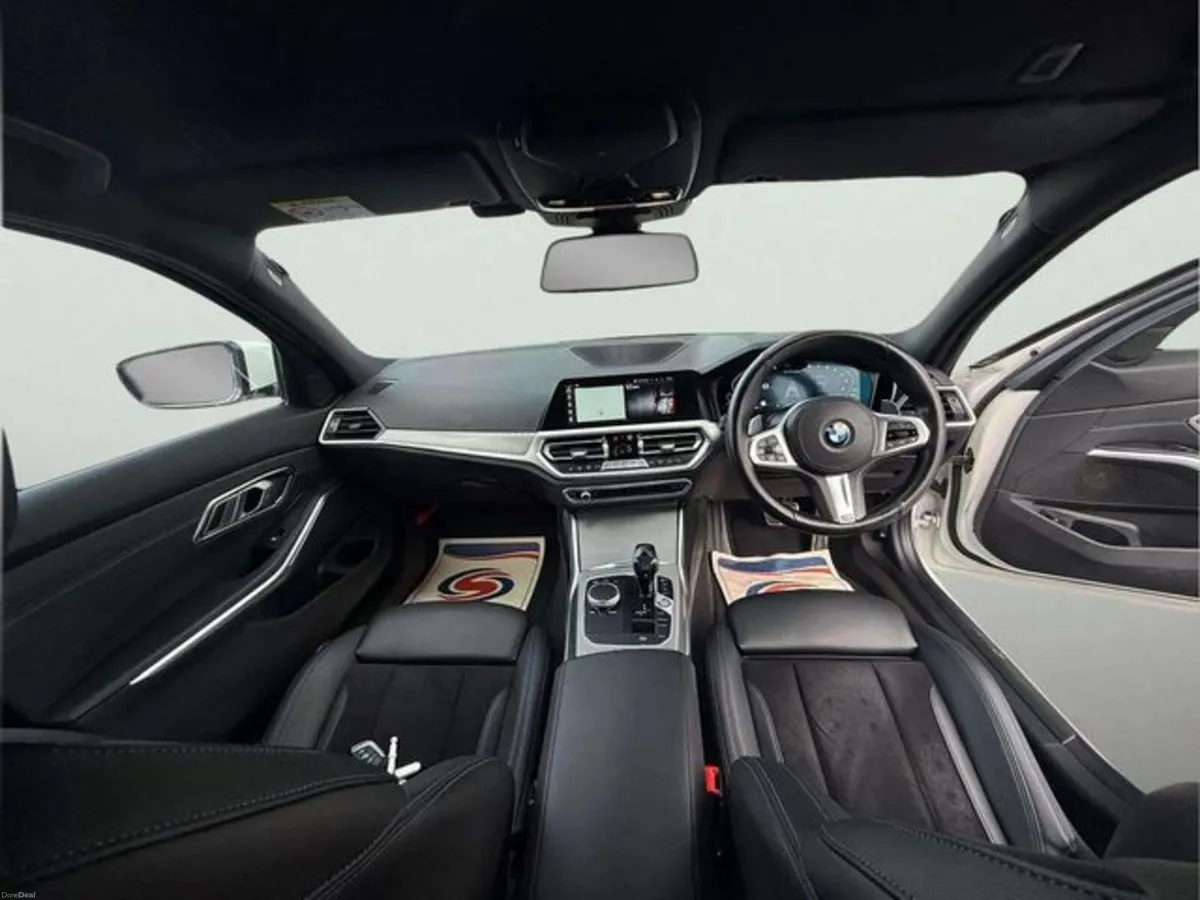 BMW 3-Series 320D M-SPORT XDRIVE, Roof Rails, Auto - Image 2