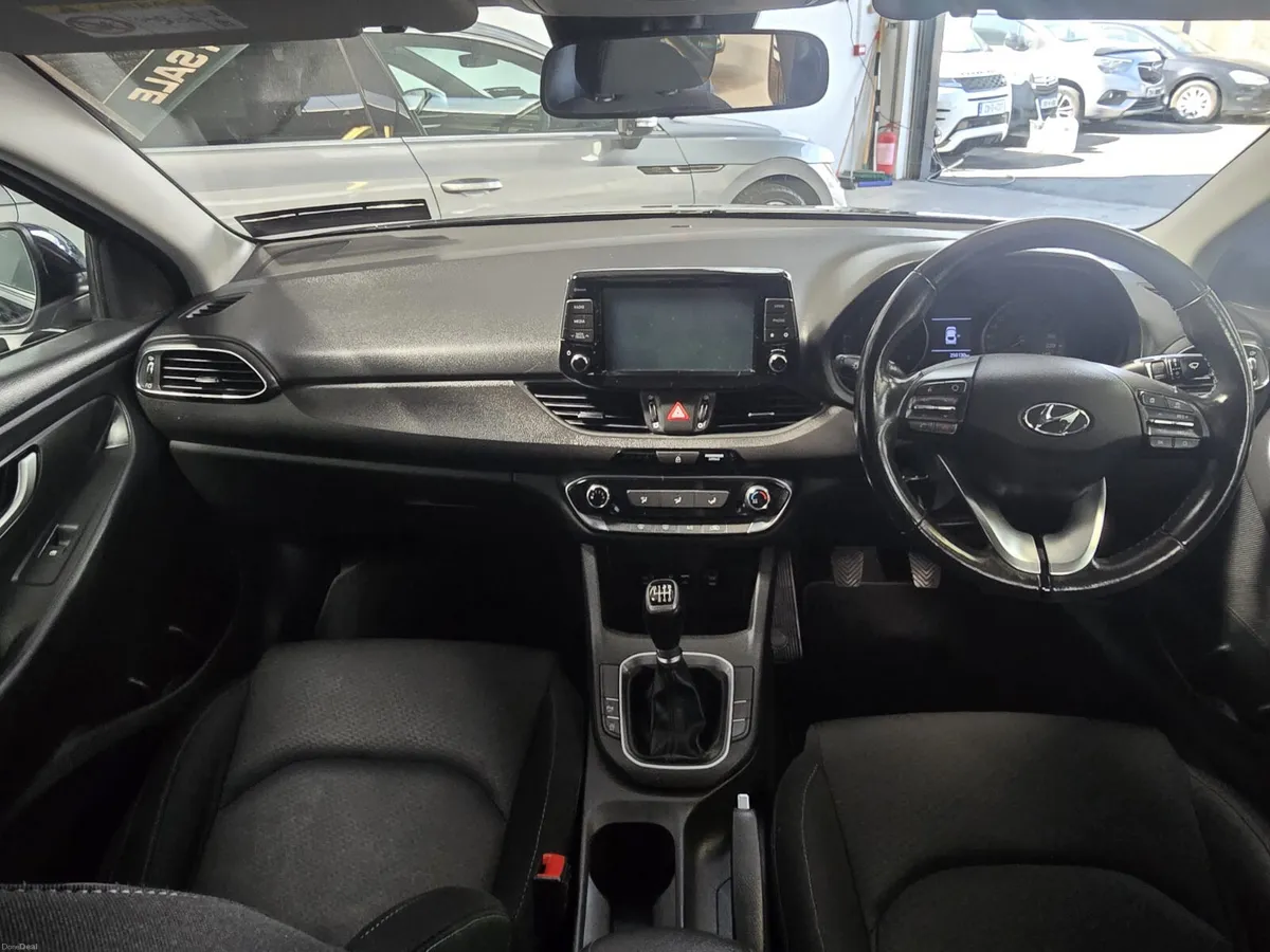 Hyundai i30 2019. DIESEL.  FASTBACK - Image 4