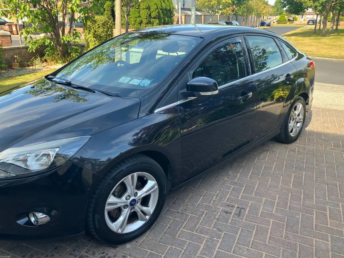 Ford Focus 2012 - Image 2