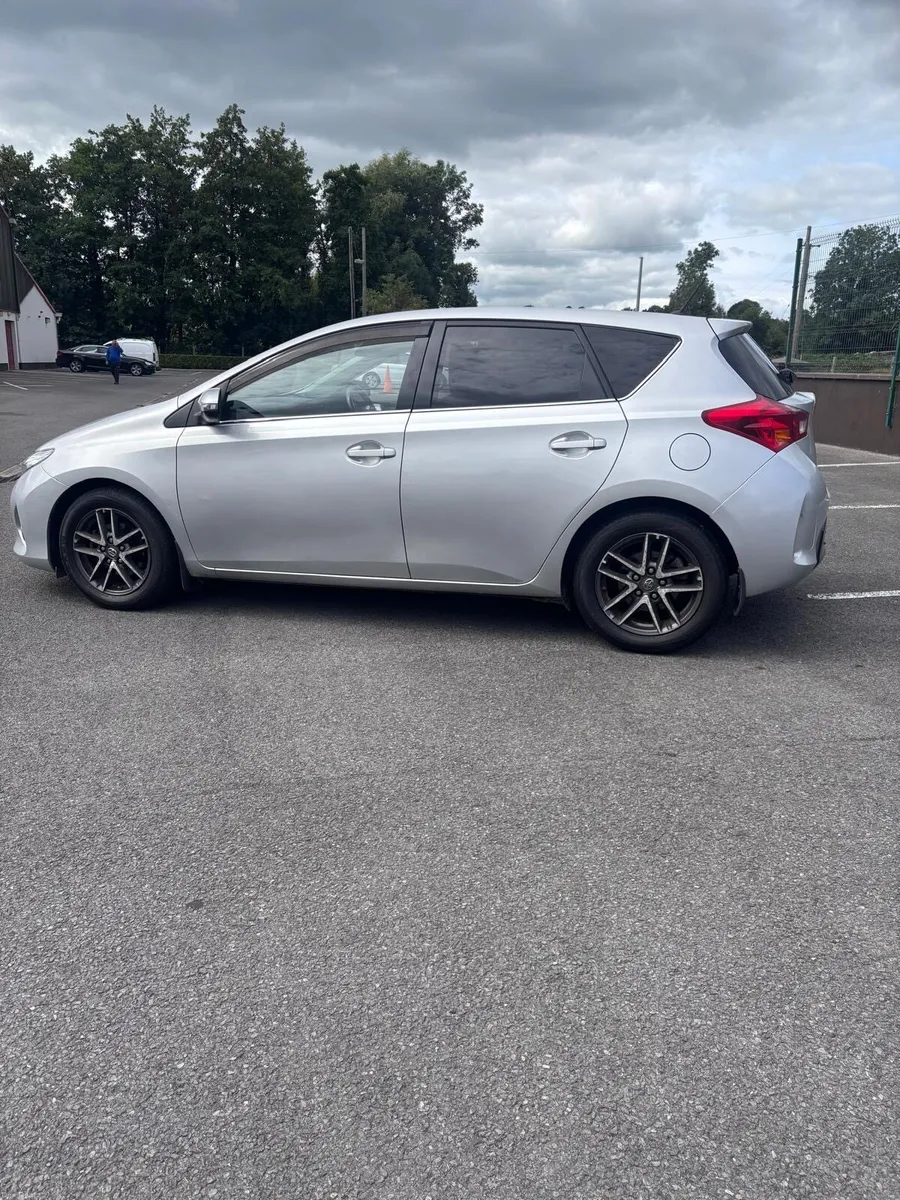 2015 Toyota Auris SOL 1.4 Diesel NCT JULY27 - Image 6
