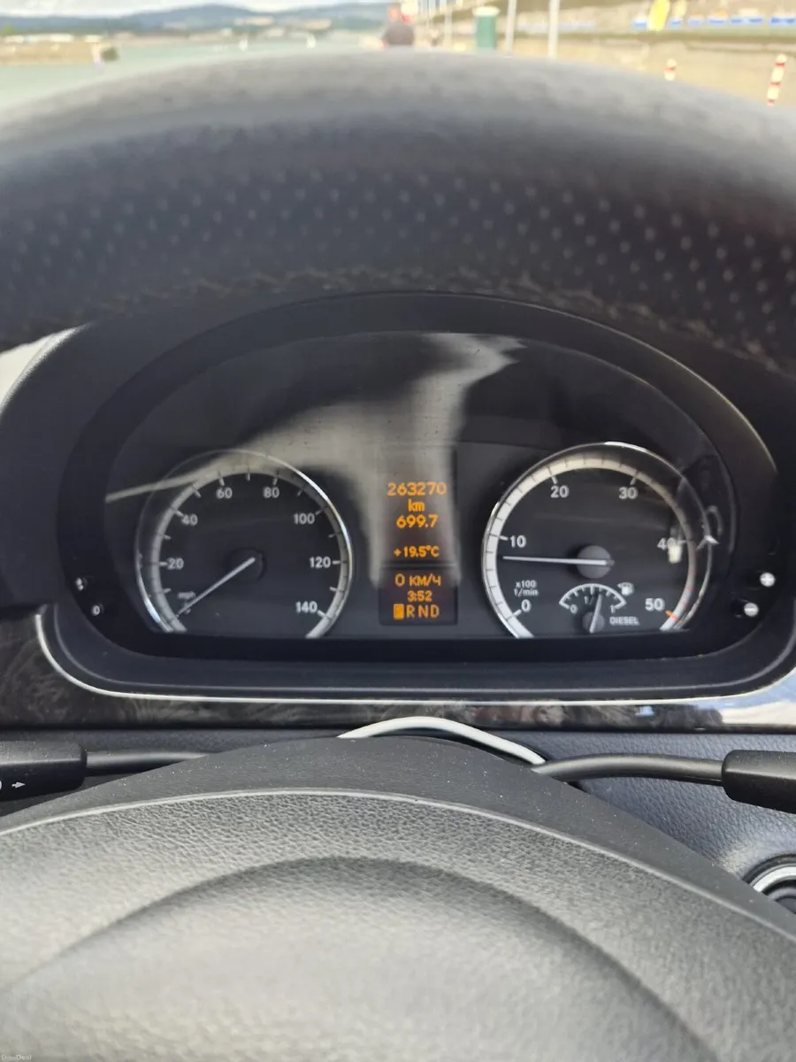 Mercedes-Benz V-Class 2013 - Image 5