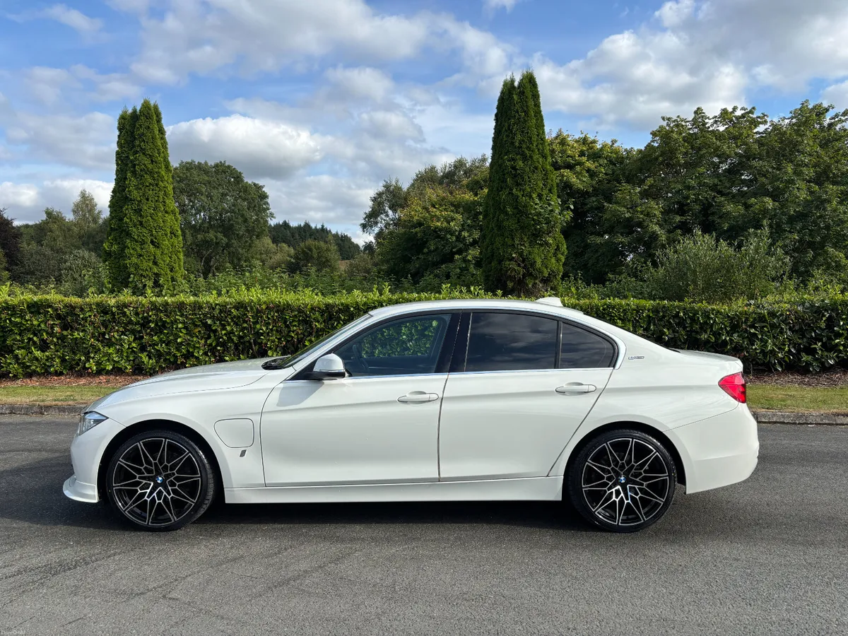 BMW 330E LUXURY AUTO 2017 - Image 6