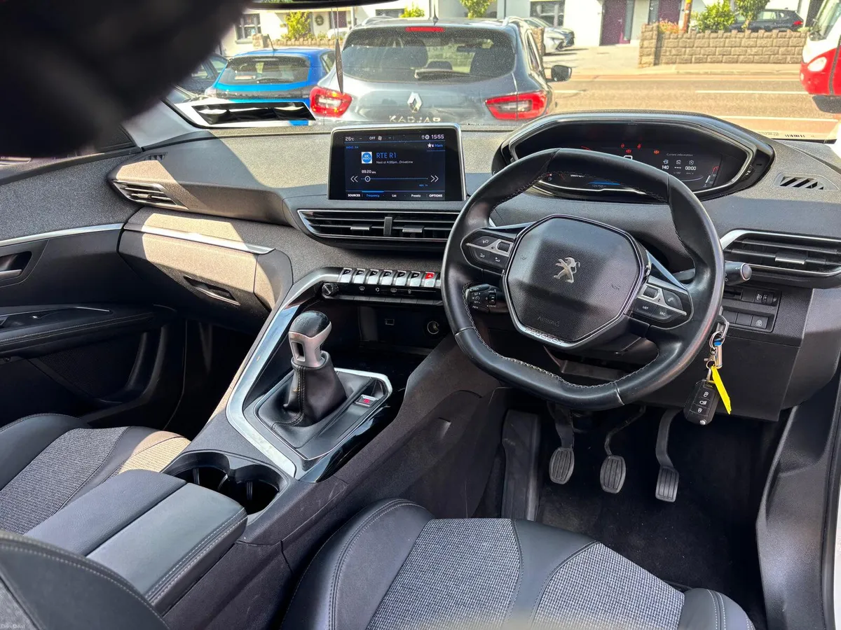 Peugeot 3008 2020  DIESEL  LOW  MILEAGE - Image 6