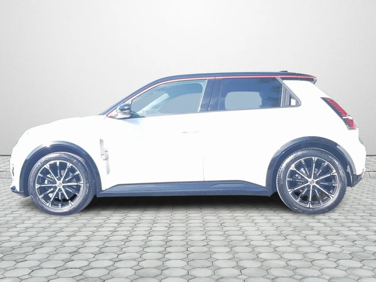 Renault 5 iconic 52kWh 150hp - Image 5