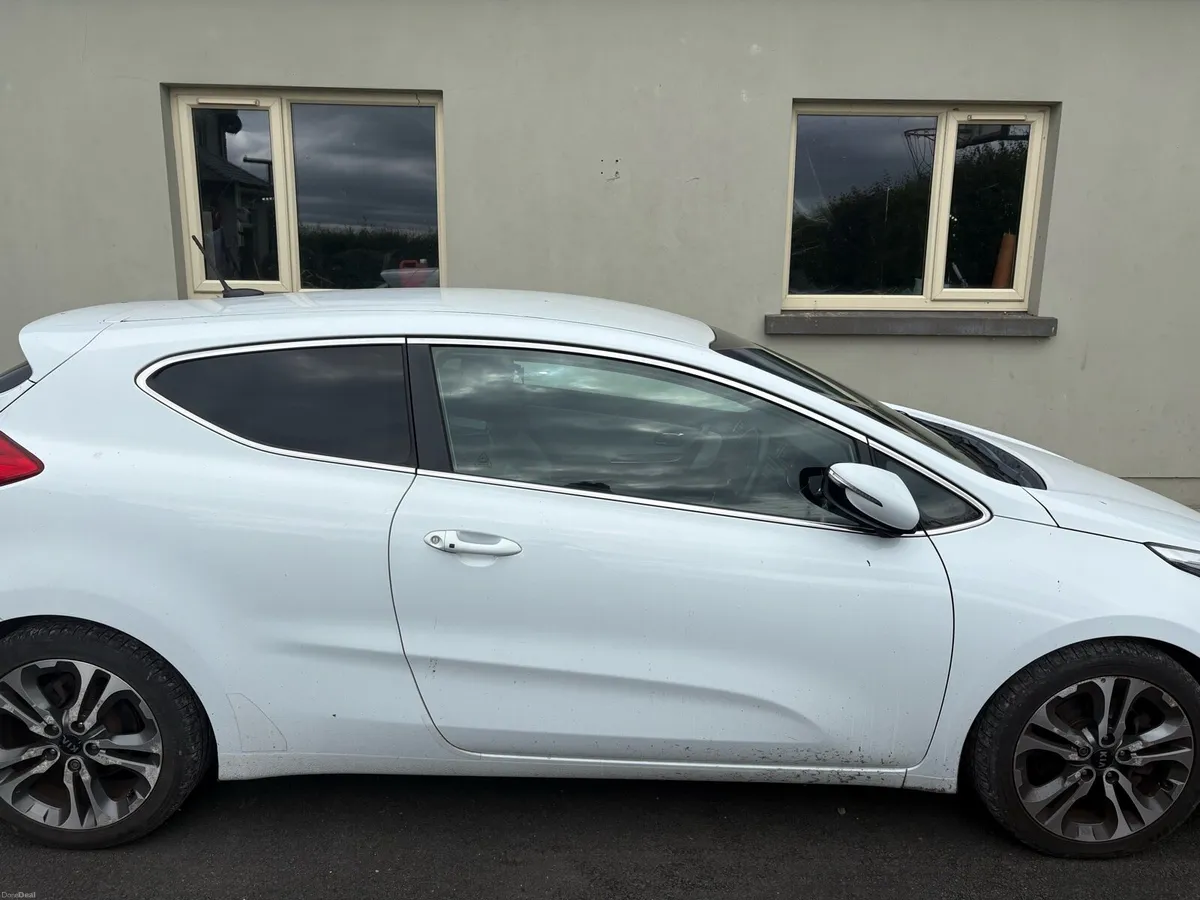 Kia Proceed - Image 2