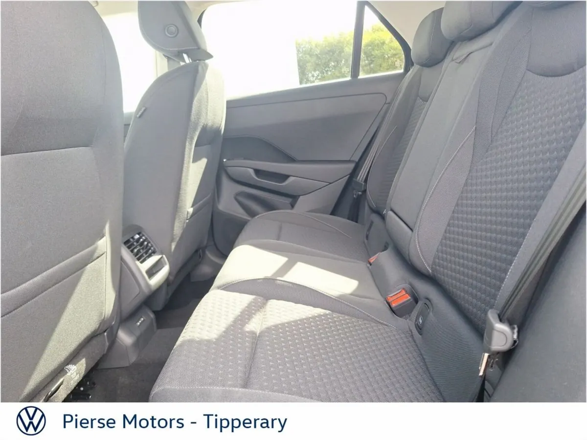 Volkswagen T-Roc LIFE 1.5TSI 116HP MHEV - Image 6