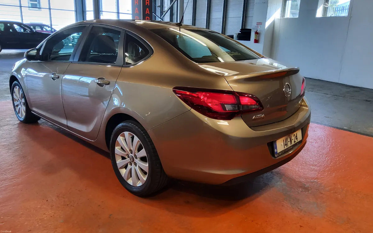 Opel Astra 2014 - Image 6