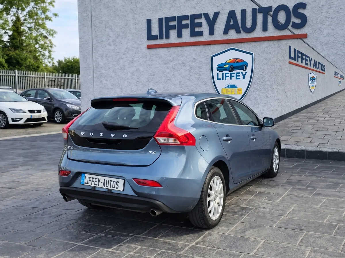 Volvo V40 2013 Automatic Only 73,000 km - Image 4