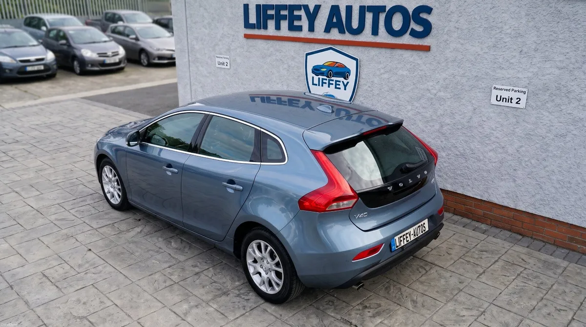 Volvo V40 2013 Automatic Only 73,000 km - Image 6