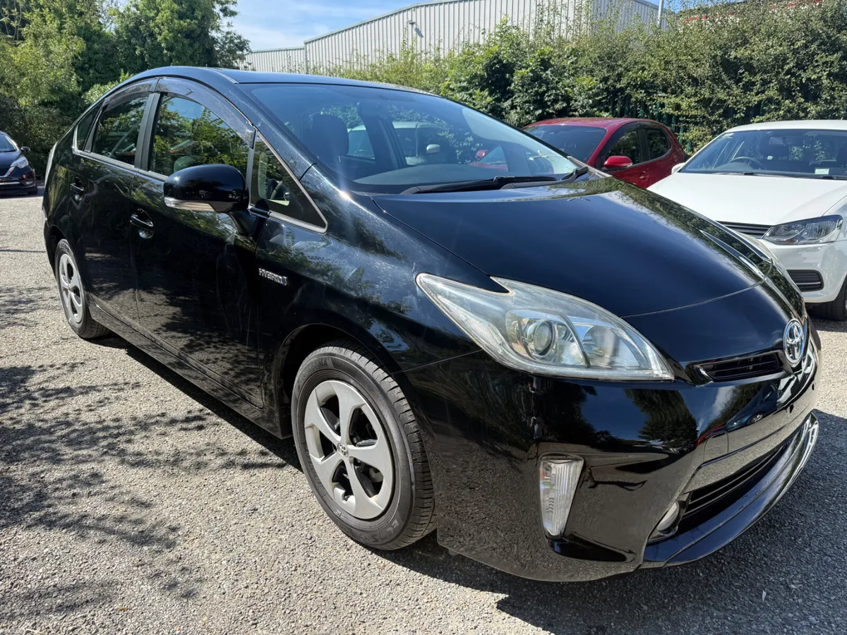 Toyota Prius low milege!!! - Image 1
