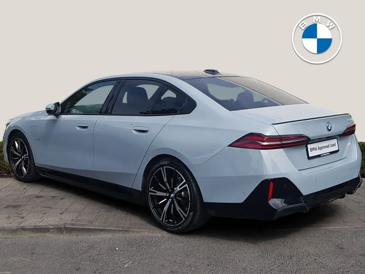 BMW 5-Series 530e M Sport Pro - Image 2