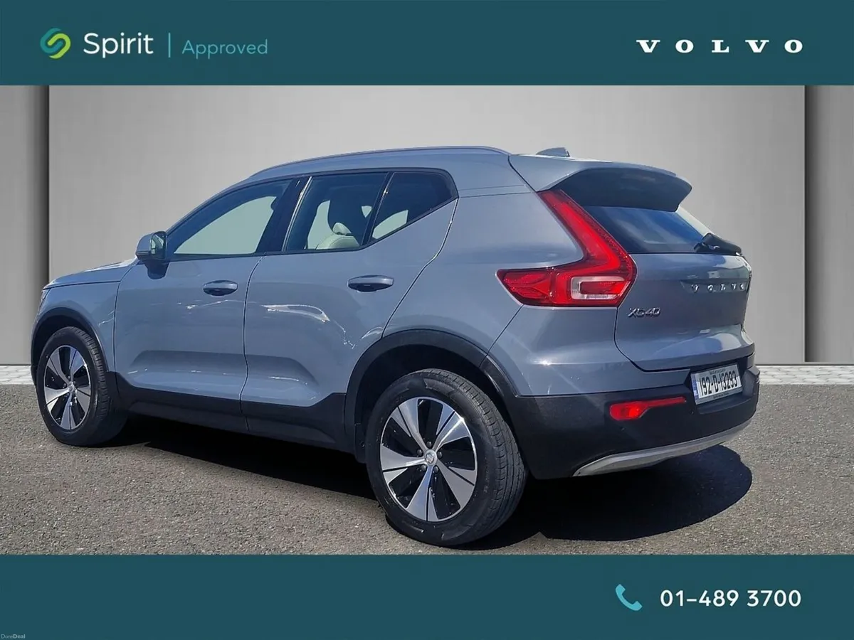 Volvo XC40 D3 Momentum Auto - Image 2