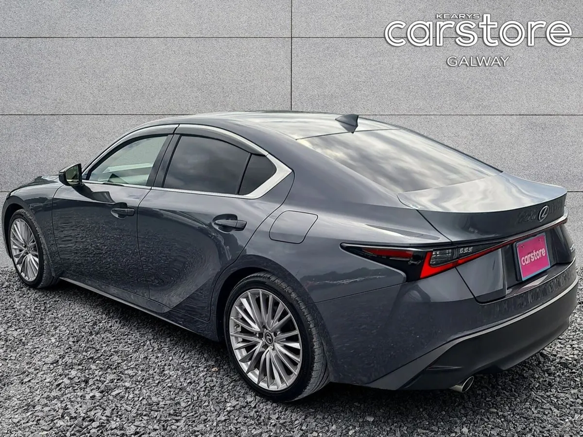 Lexus IS IS300H Version Sport - Image 5