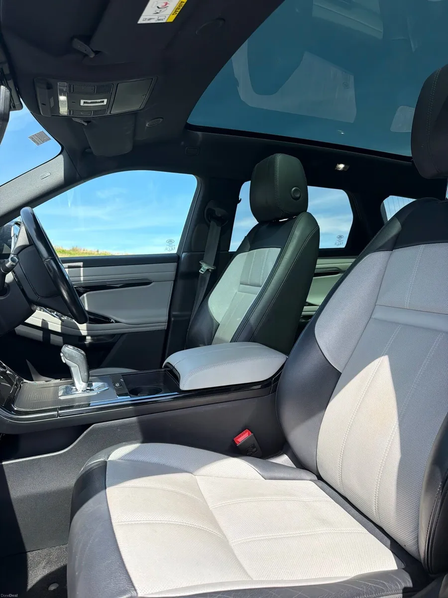 Land Rover Range Rover Evoque P300e R-Dynamic - Image 3