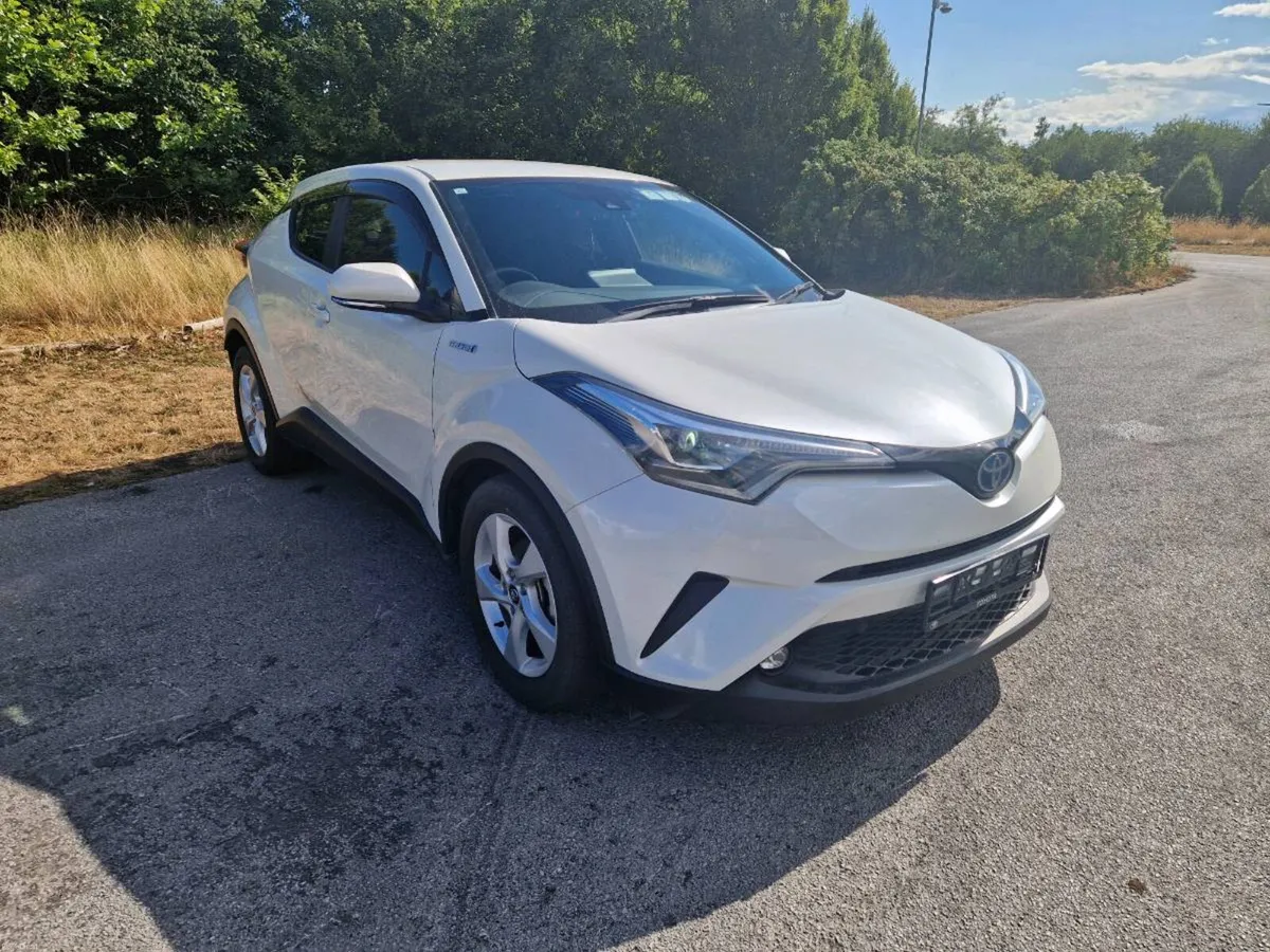 2019 Toyota C-HR 1,8 Petrol Hybrid - Image 4