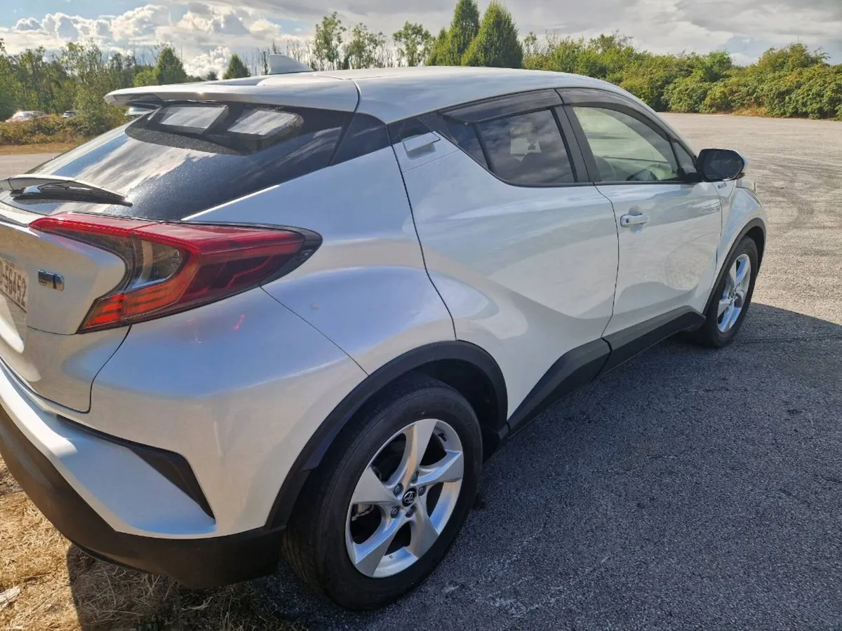2019 Toyota C-HR 1,8 Petrol Hybrid - Image 5