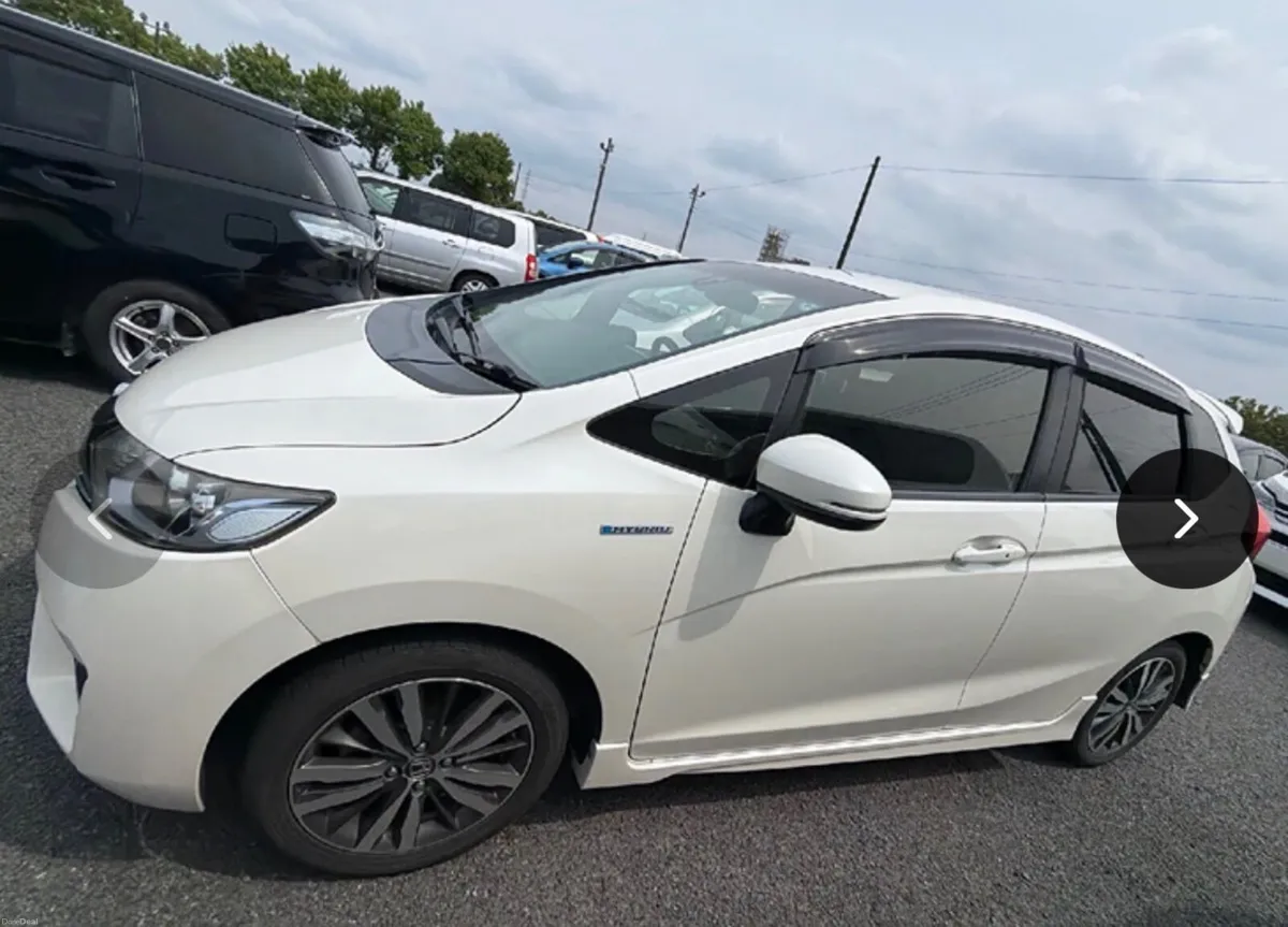 🔵 Honda Fit 1.5 Petrol/Hybrid Automatic Low Km - Image 2
