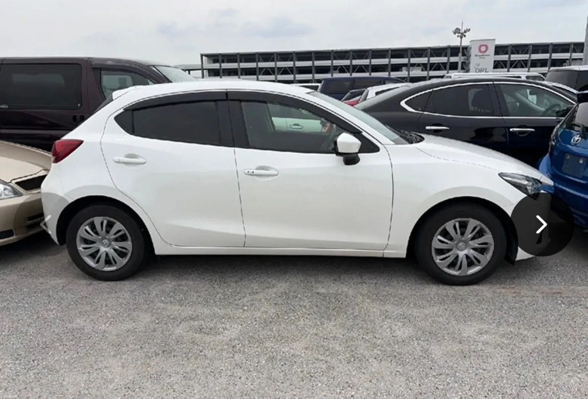 🔵 Mazda Demio/2 1.3 Petrol Automatic Low Km - Image 4