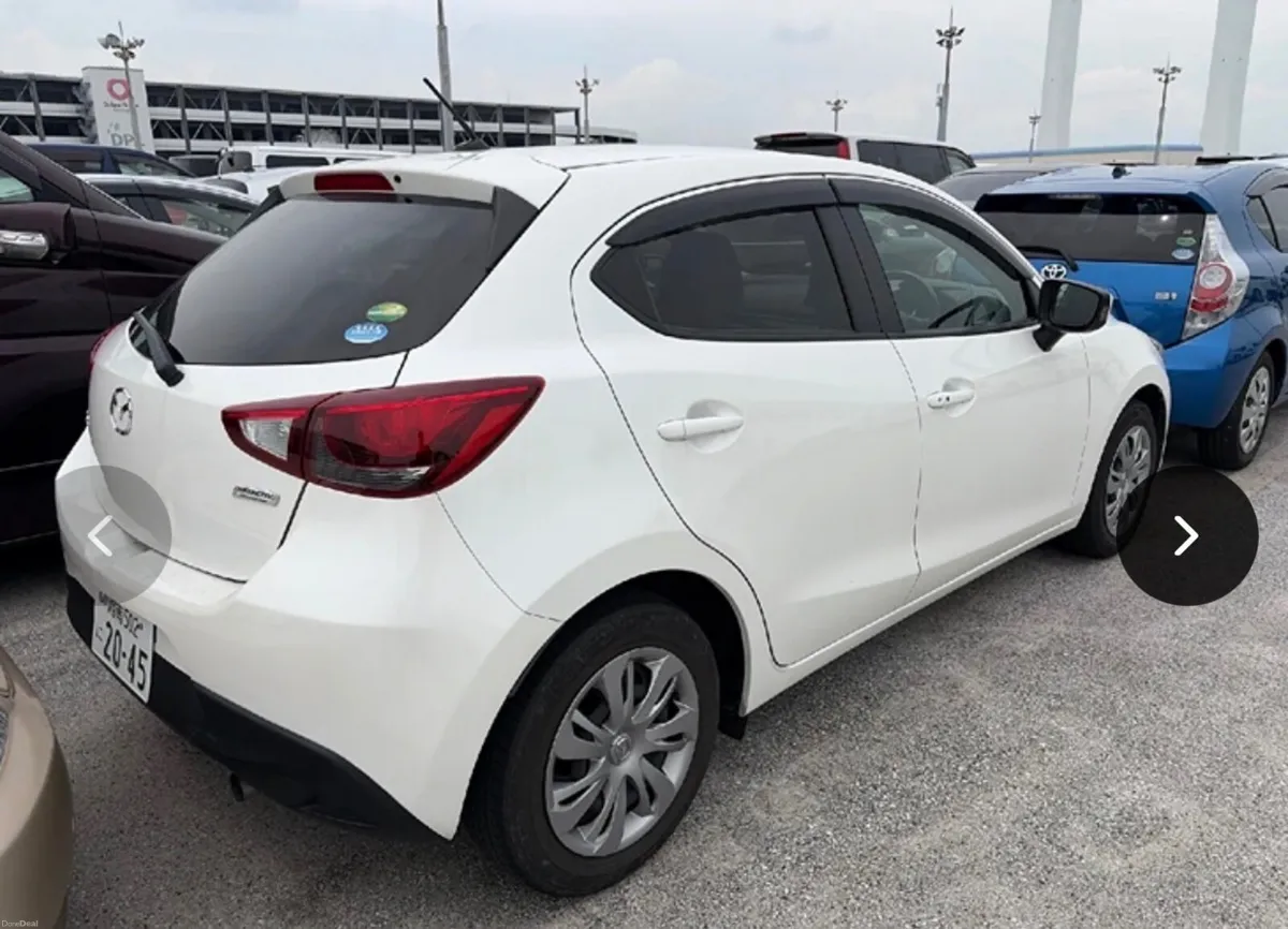 🔵 Mazda Demio/2 1.3 Petrol Automatic Low Km - Image 3