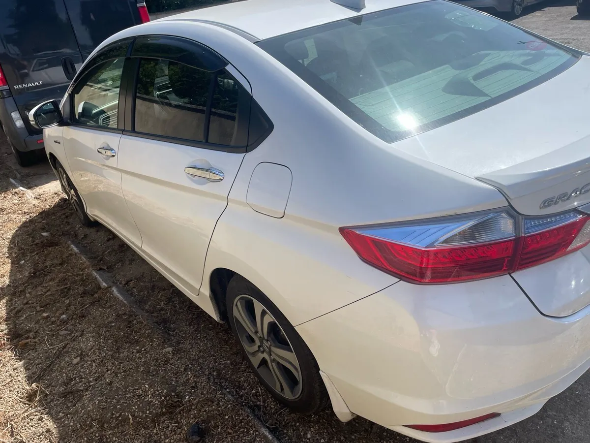 Honda Grace DAA GM4 4DR Auto, 2015 - Image 5