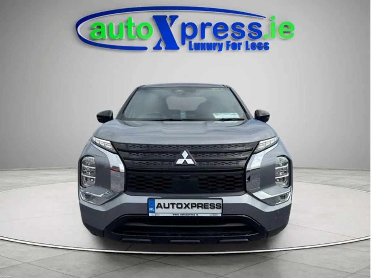 Mitsubishi Outlander PHEV 4WD BLACK EDITION, Low m - Image 2