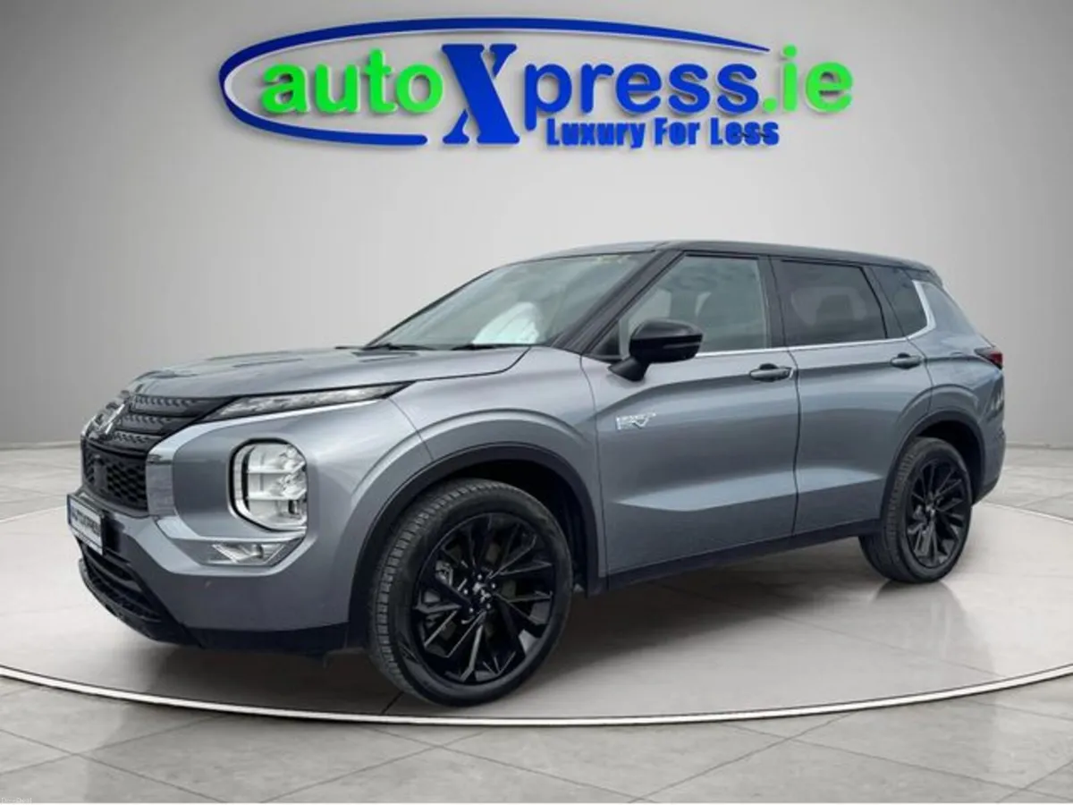 Mitsubishi Outlander PHEV 4WD BLACK EDITION, Low m - Image 4