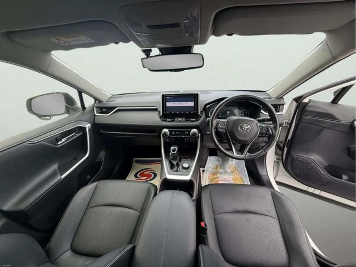 Toyota RAV4 **HIGH SPEC** 4WD HYBRID G, Reversing - Image 4