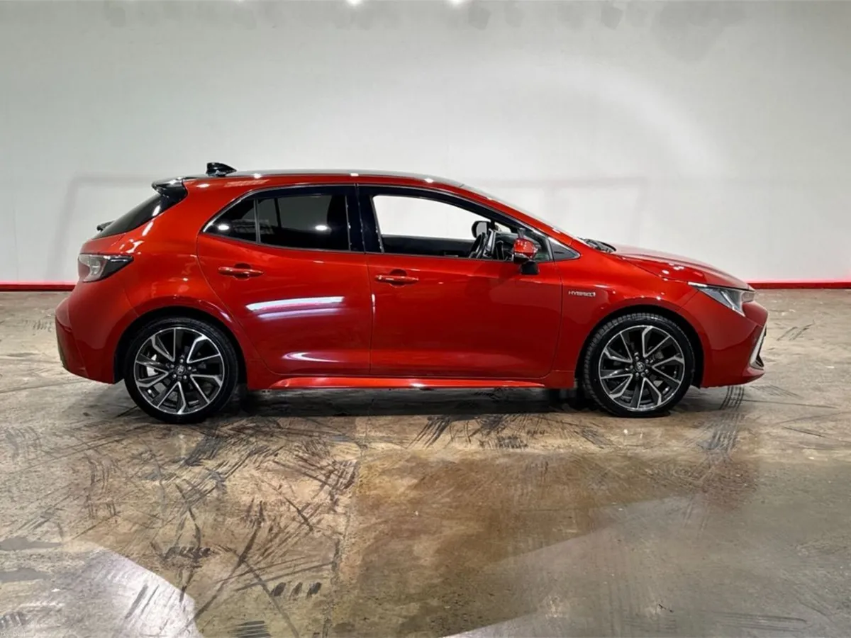 Toyota Corolla HYBRID 1.8 AUTOMATIC - Image 2