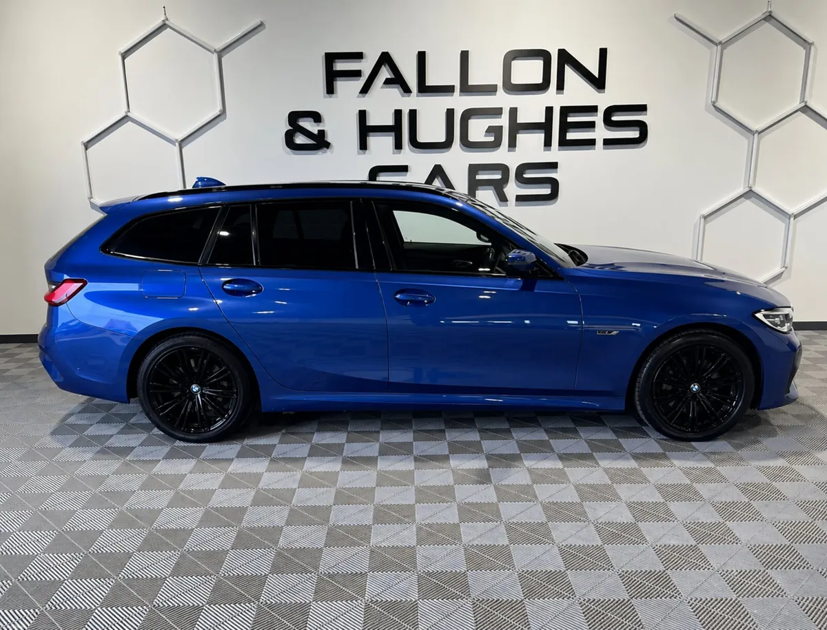 BMW 3 SERIES 330e XDRIVE M SPORT / TECH PACK - Image 4