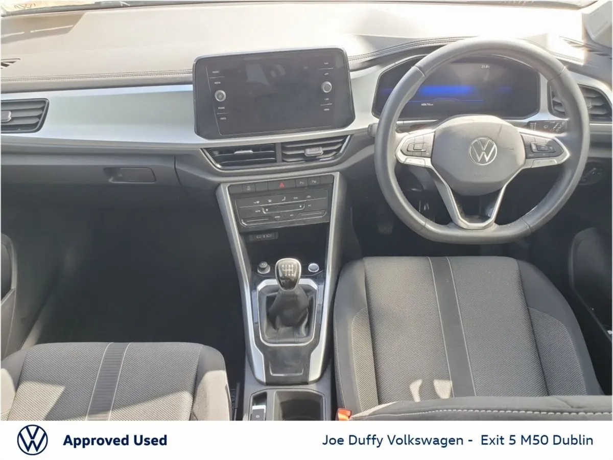 Volkswagen T-Roc EDITION 75 1.0TSI M6F 116HP MANUA - Image 2