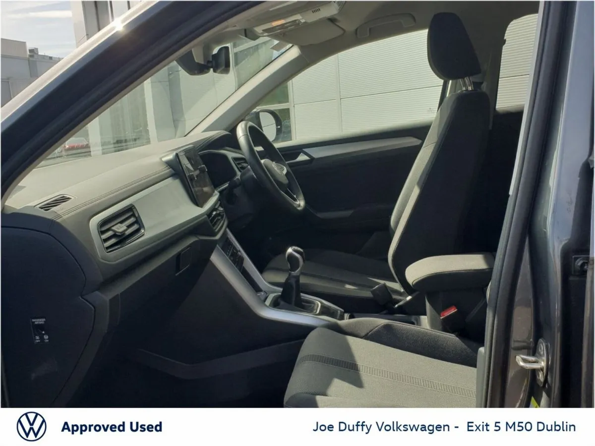 Volkswagen T-Roc EDITION 75 1.0TSI M6F 116HP MANUA - Image 4