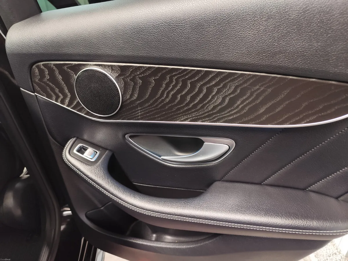 Mercedes-Benz C-Class 2017 Premium - Image 4