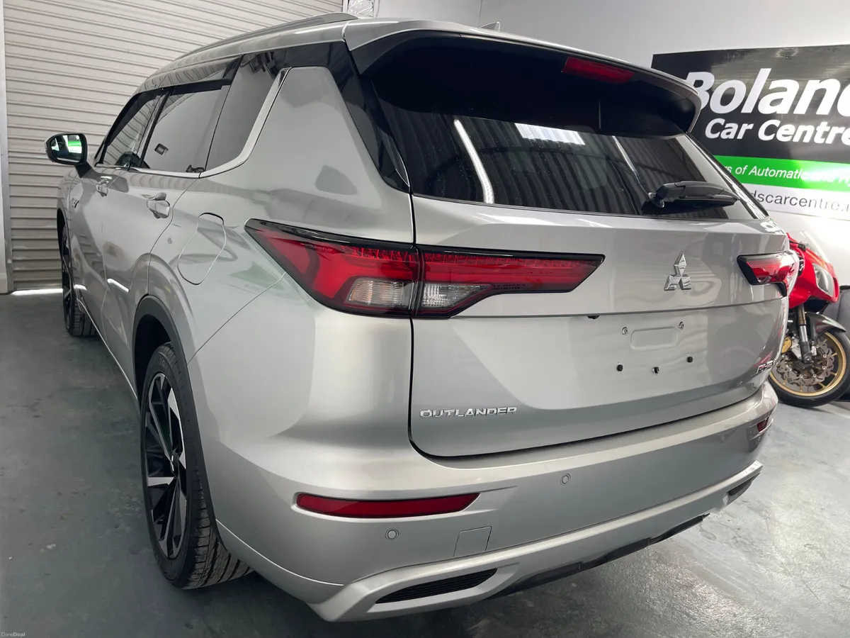 2022 Mitsubishi Outlander Hybrid 2.4 Phev 7 Seater - Image 5