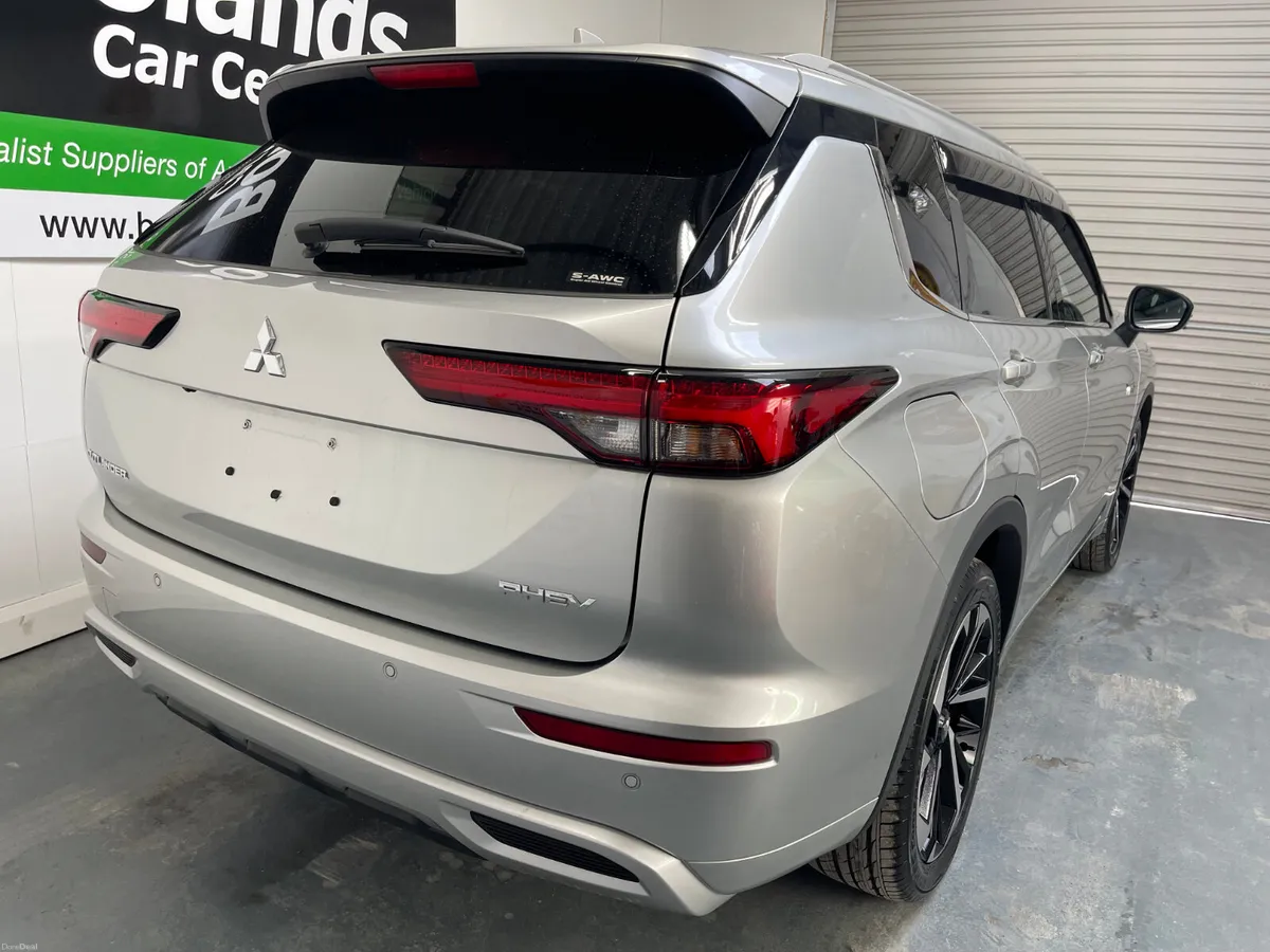 2022 Mitsubishi Outlander Hybrid 2.4 Phev 7 Seater - Image 6