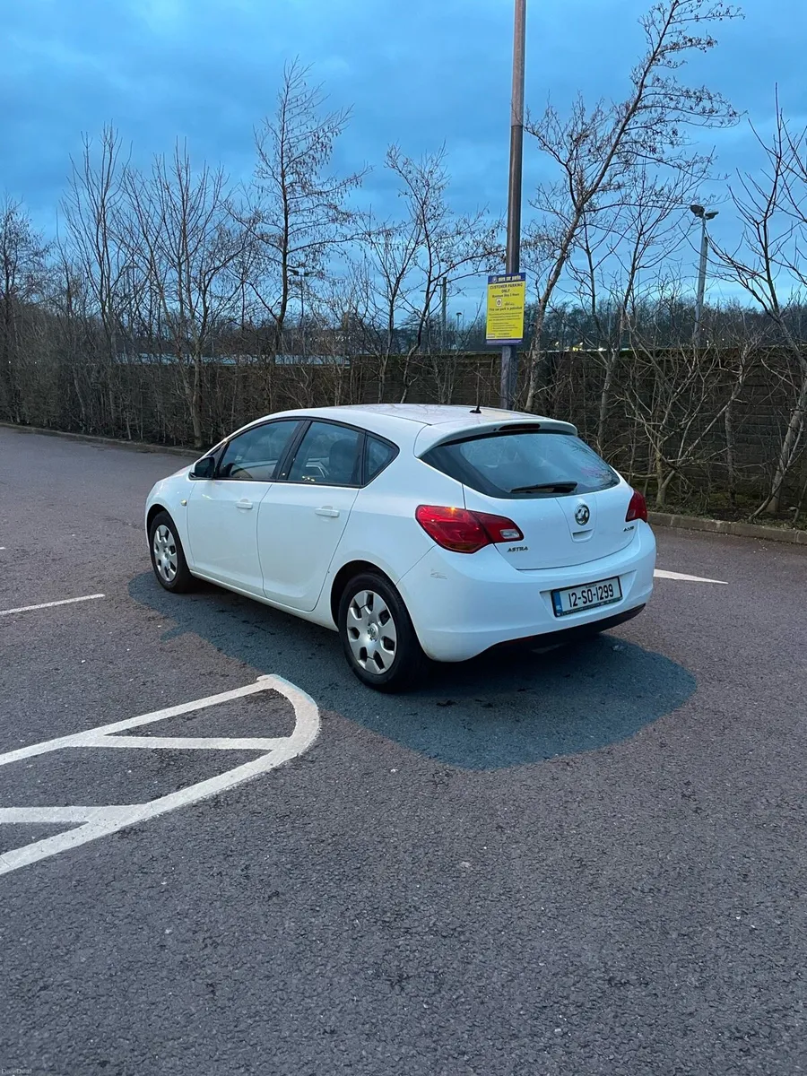 2012 Vauxhall Astra 1.7 Diesel White - Image 4