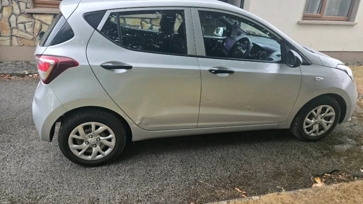 Hyundai i 10 - Image 2