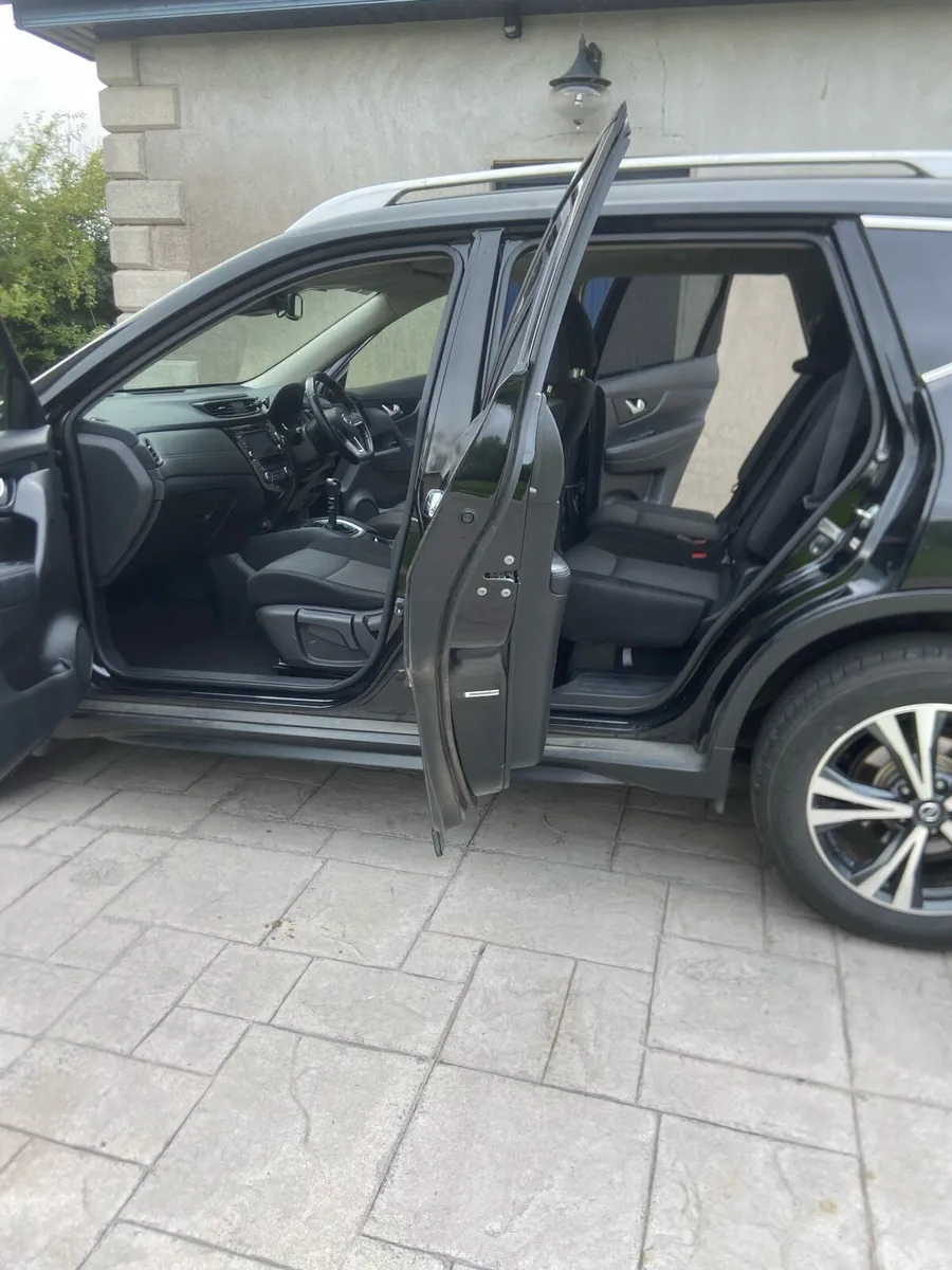 Nissan X-Trail 7 Seater - Image 2