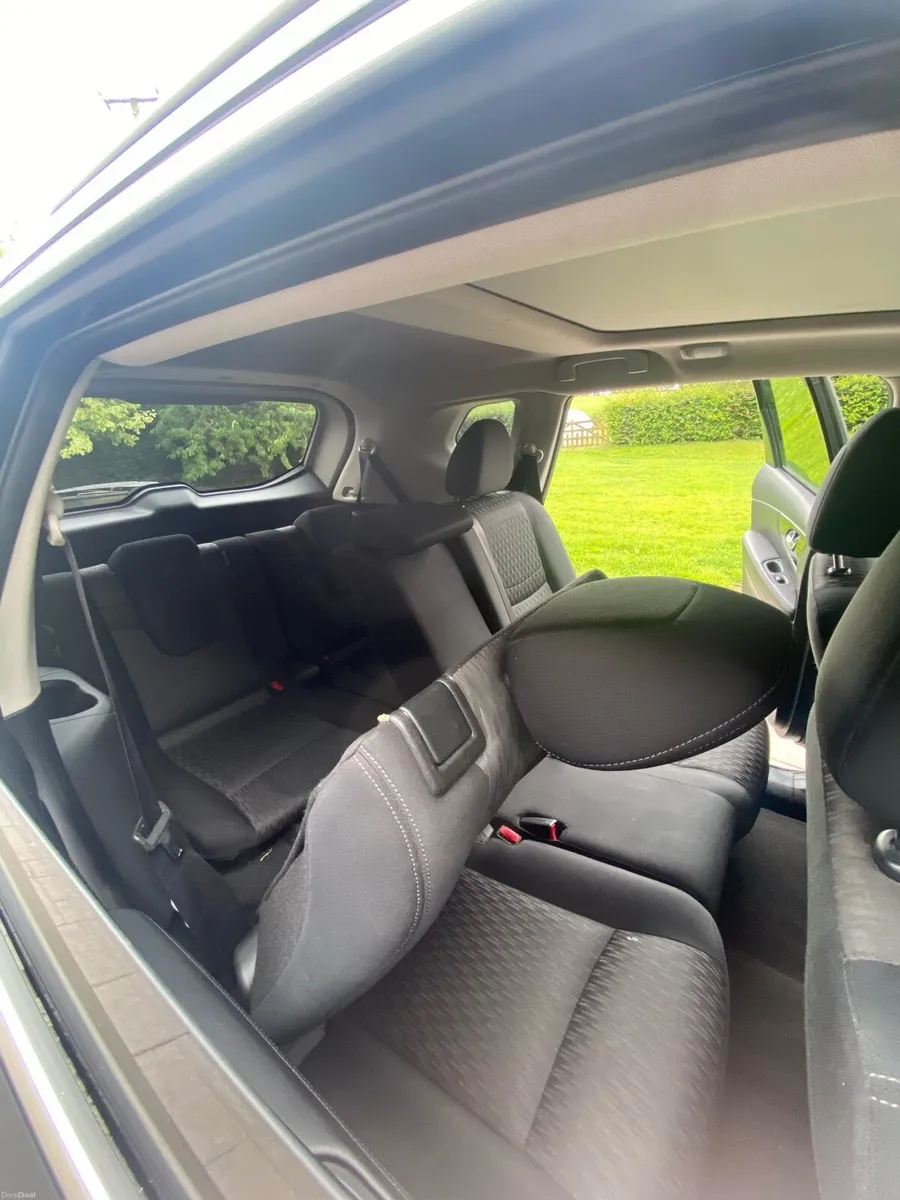 Nissan X-Trail 7 Seater - Image 4