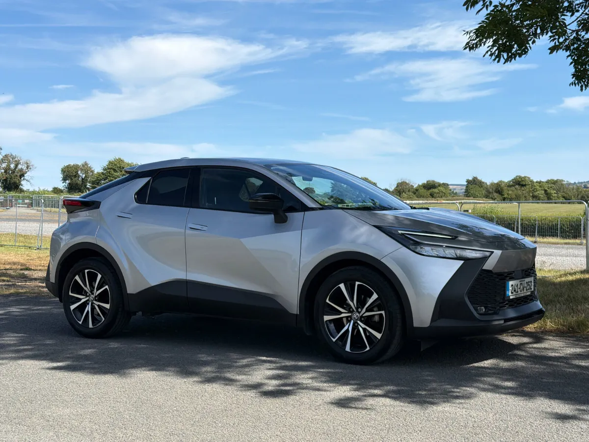 Toyota C-HR 2024 Sport 1.8 Hybrid - Image 2