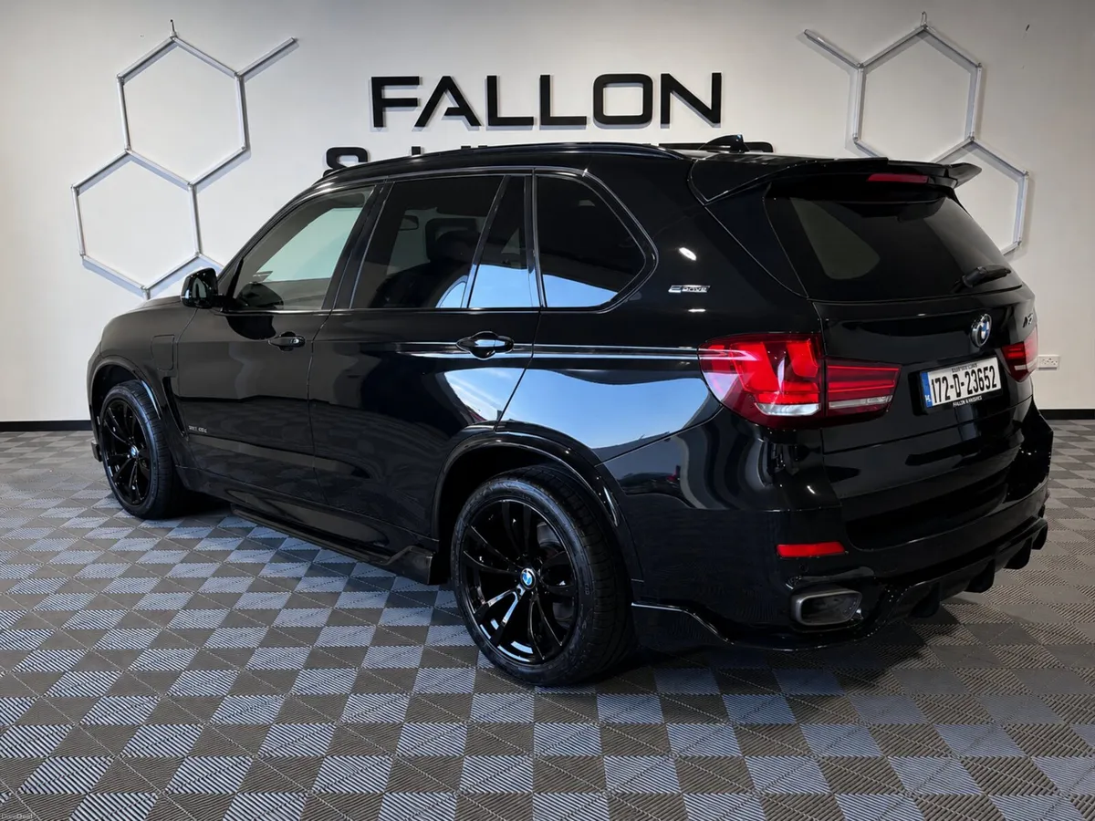 BMW X5 M-SPORT 40e // LOW KMS // HUGE SPEC - Image 3