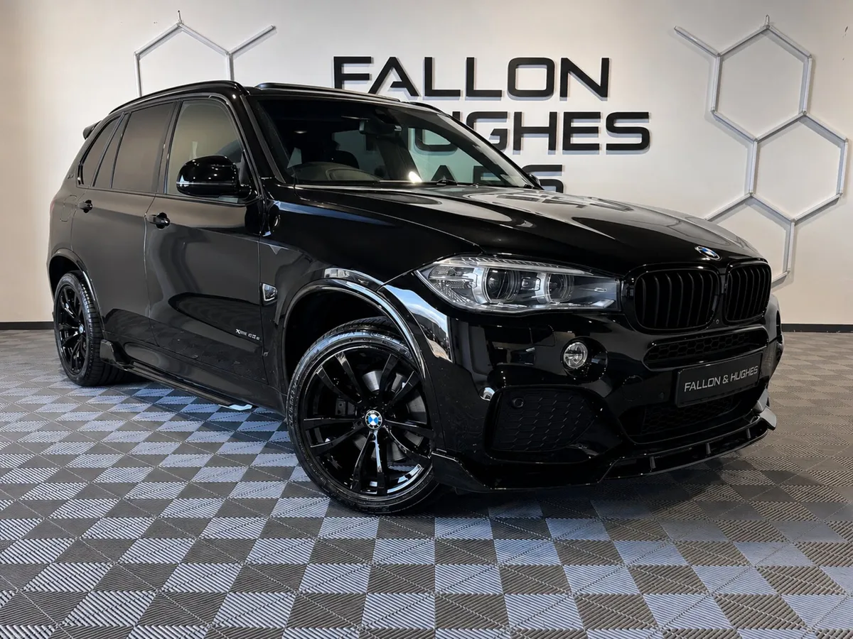 BMW X5 M-SPORT 40e // LOW KMS // HUGE SPEC - Image 1