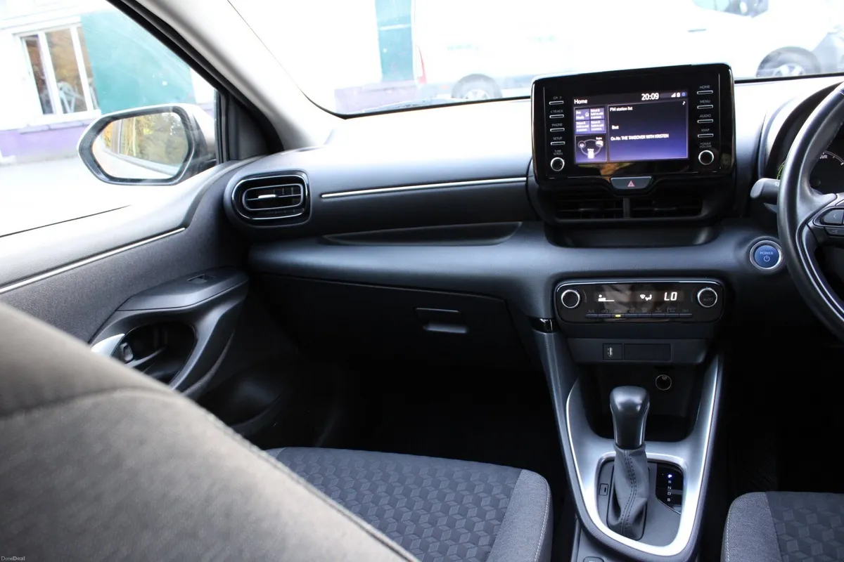 Toyota Yaris 2023 , 1 Owner , Irish car - Image 6
