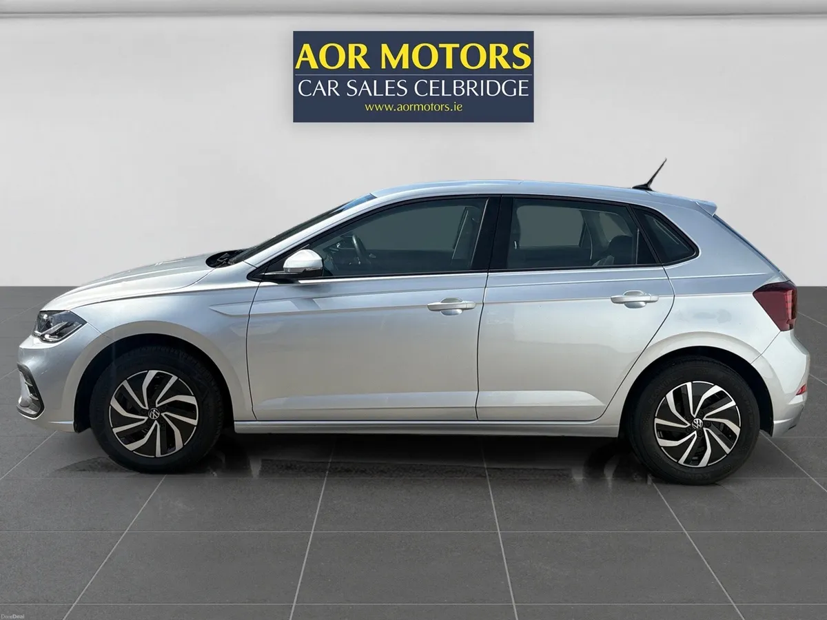 Volkswagen Polo 2024 Life - Image 4