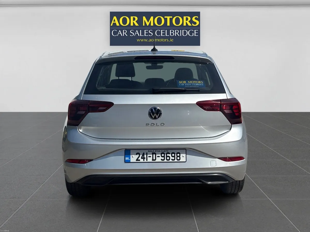 Volkswagen Polo 2024 Life - Image 3