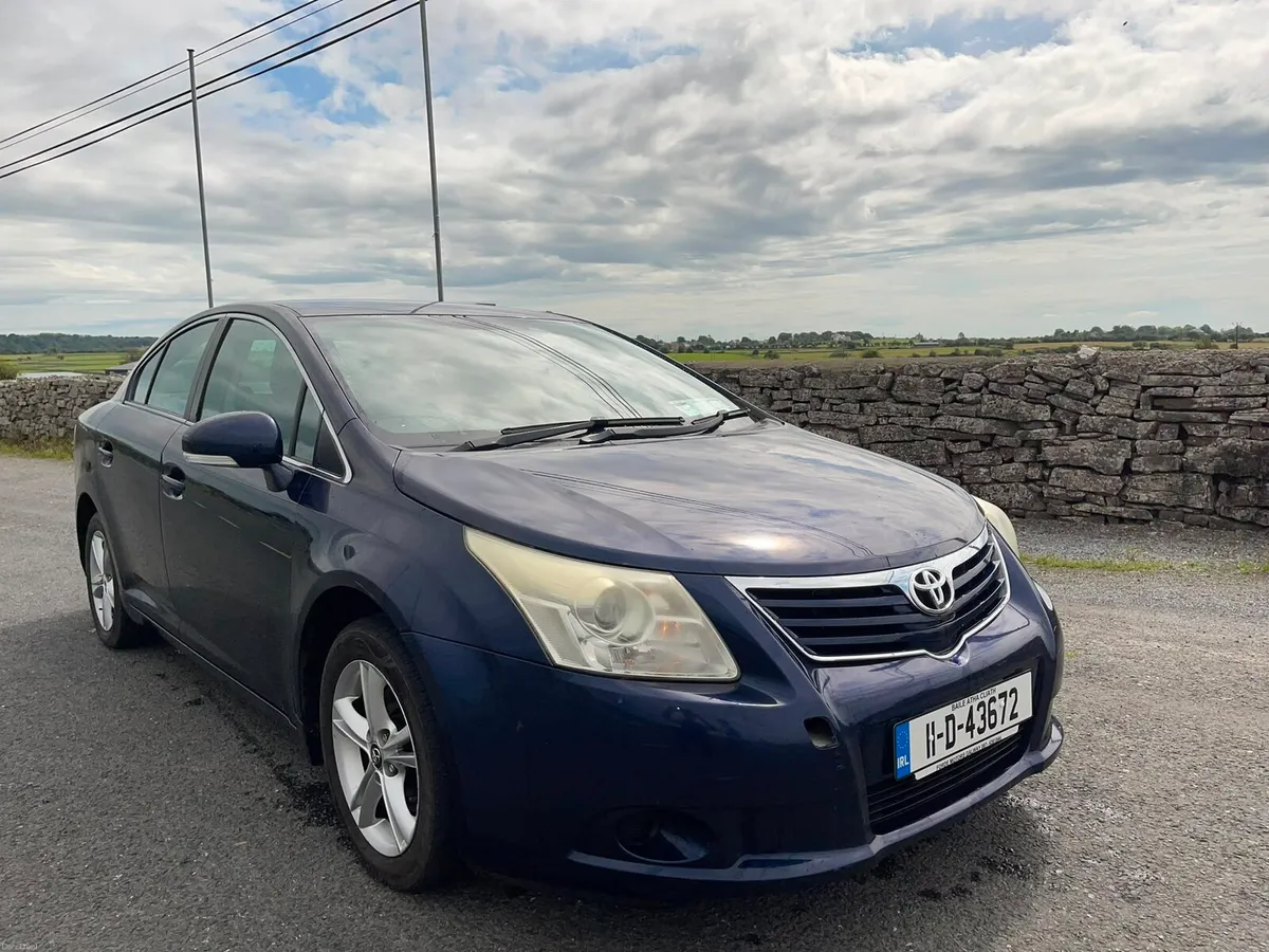 2011 Toyota Avensis - Image 1