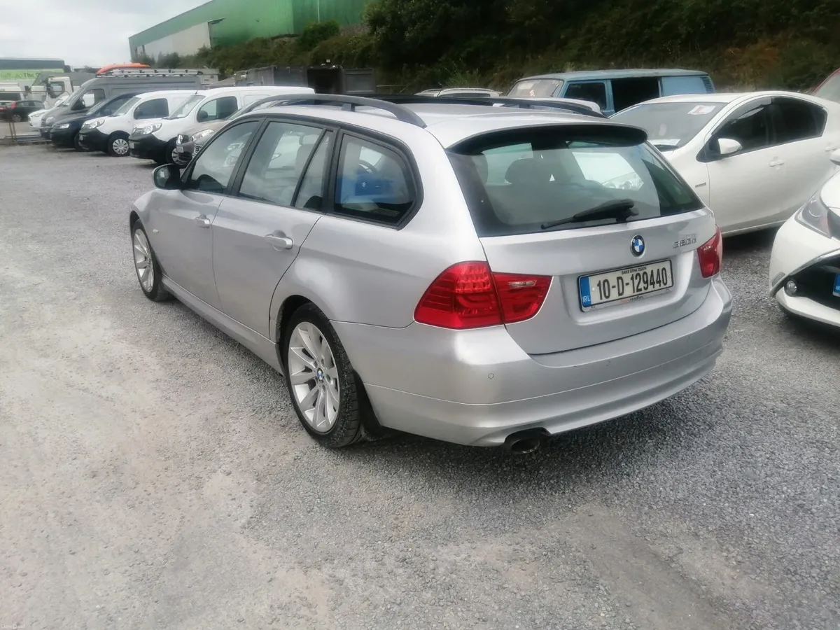 BMW 3-Series 2010 - Image 4