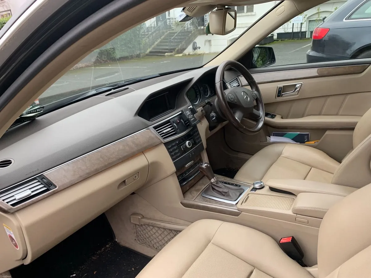 Mercedes-Benz E Class 220 CDI - Image 4