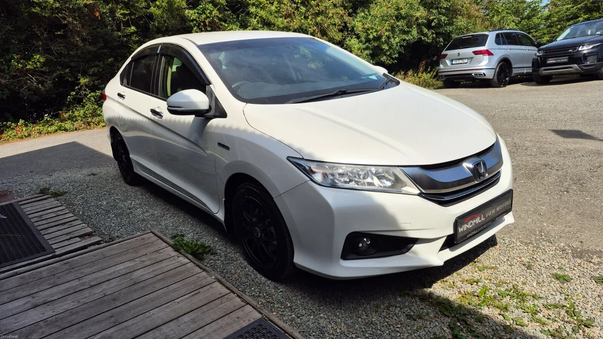 Honda Grace Hybrid Automatic 2015 - Image 2