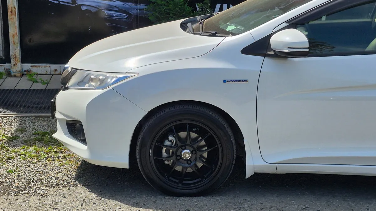 Honda Grace Hybrid Automatic 2015 - Image 3