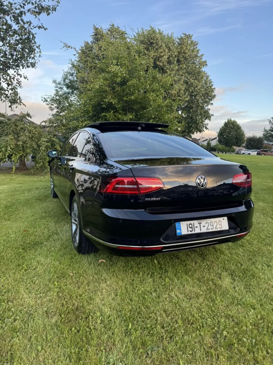 Volkswagen Passat 2019 - Image 6